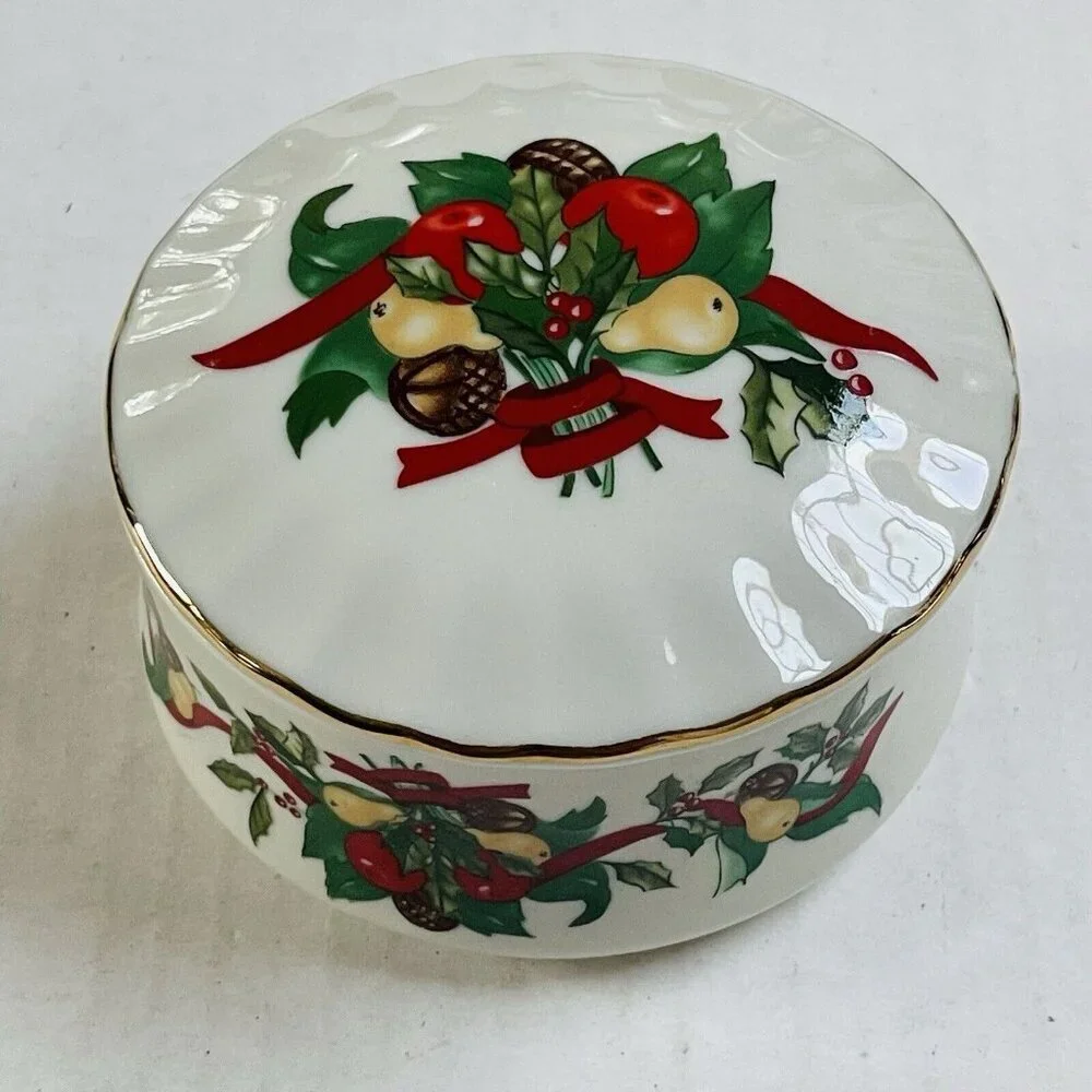 Heritage House Melodies Fine Porcelain Music Trinket Box Silent Night Gift Decor